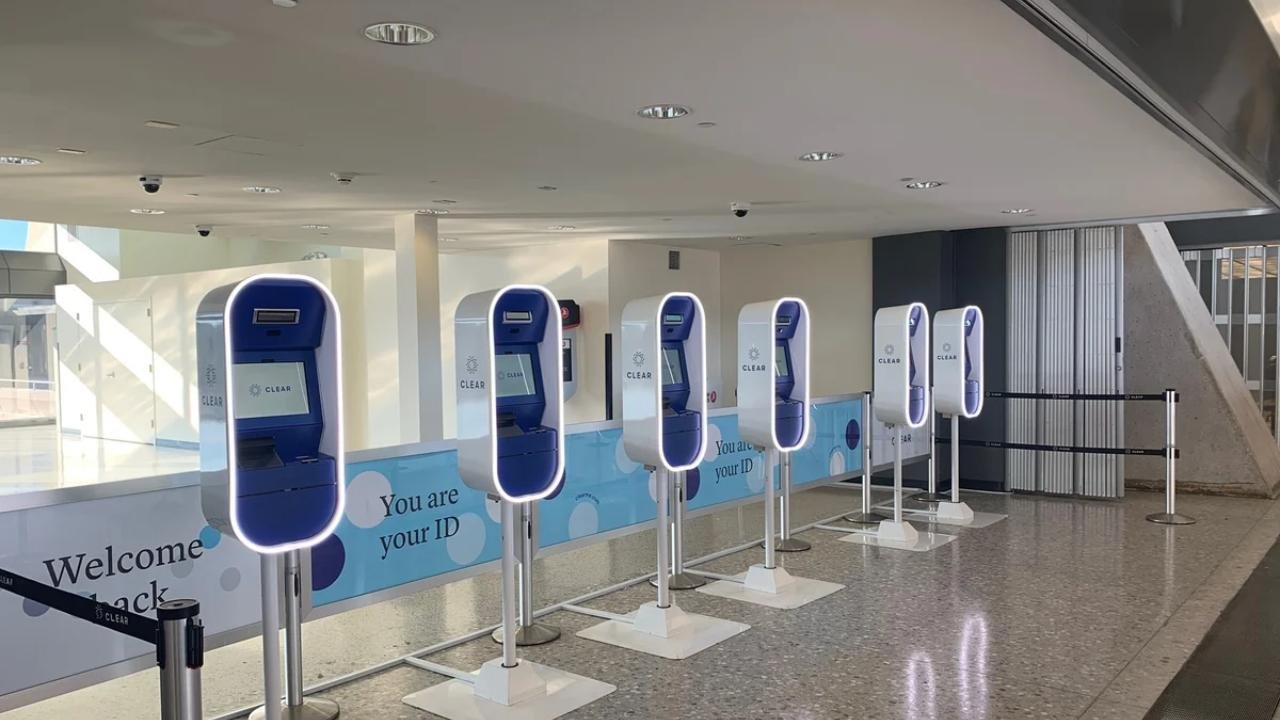 Does Miami Airport Have CLEAR? Location, Fees & How to Enroll